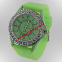Dámské módní silikonové náramkové hodinky s kamínky